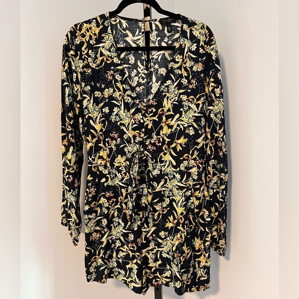 Jessica Simpson Long Sleeve Tie Front Shorts Romper - Size Large